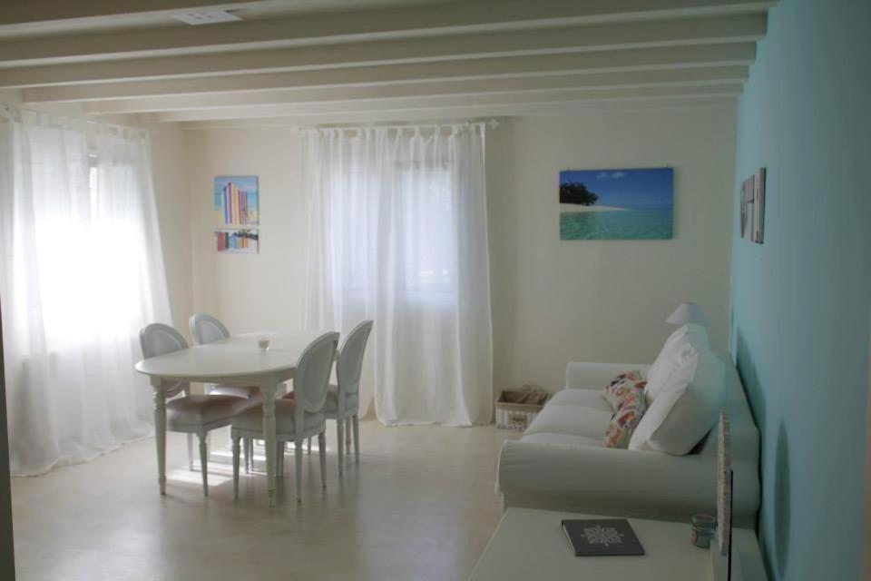 Chiqui Luxury Apartments Alónnisos Eksteriør bilde