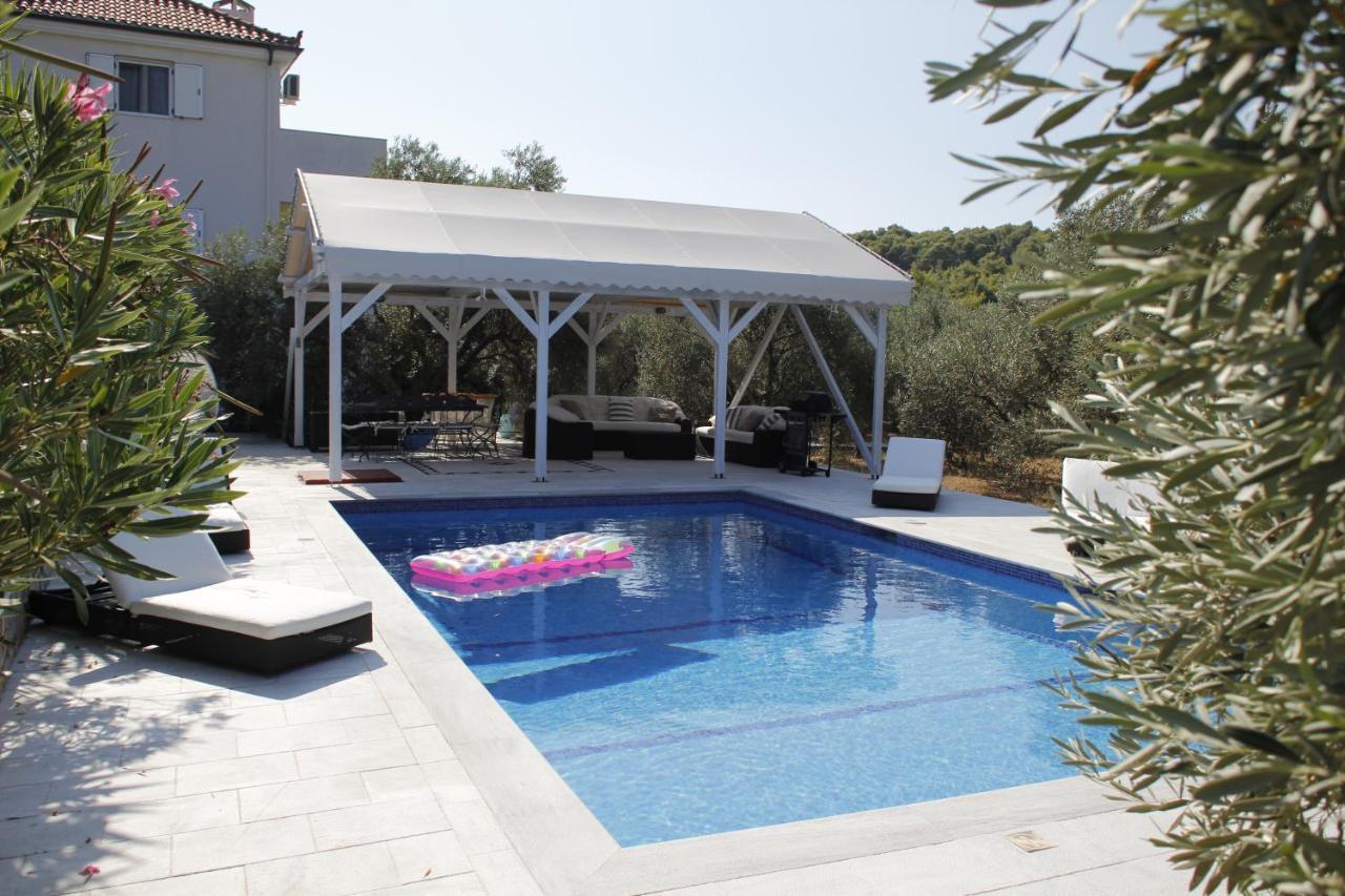 Chiqui Luxury Apartments Alónnisos Eksteriør bilde
