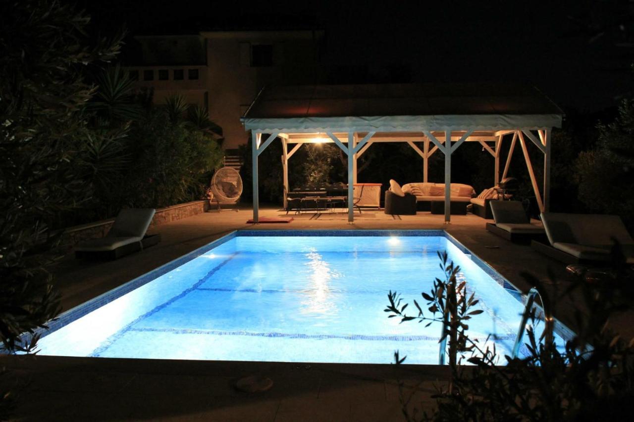 Chiqui Luxury Apartments Alónnisos Eksteriør bilde